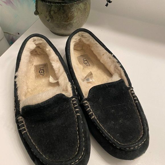 UGG Shoes - Black UGG ANSLEY Slip on Slippers